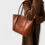 Kaelen - Vintage Shoulder Bag — view 5