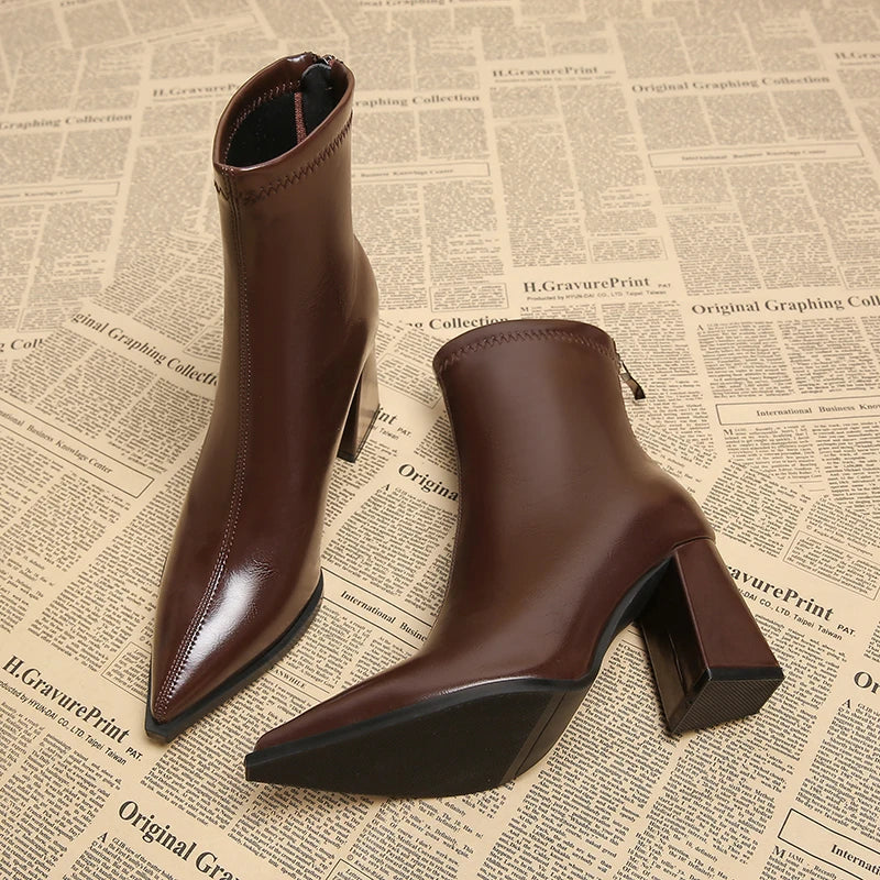 Libby - The Perfect Balance of Sophistication and Comfort — view 2