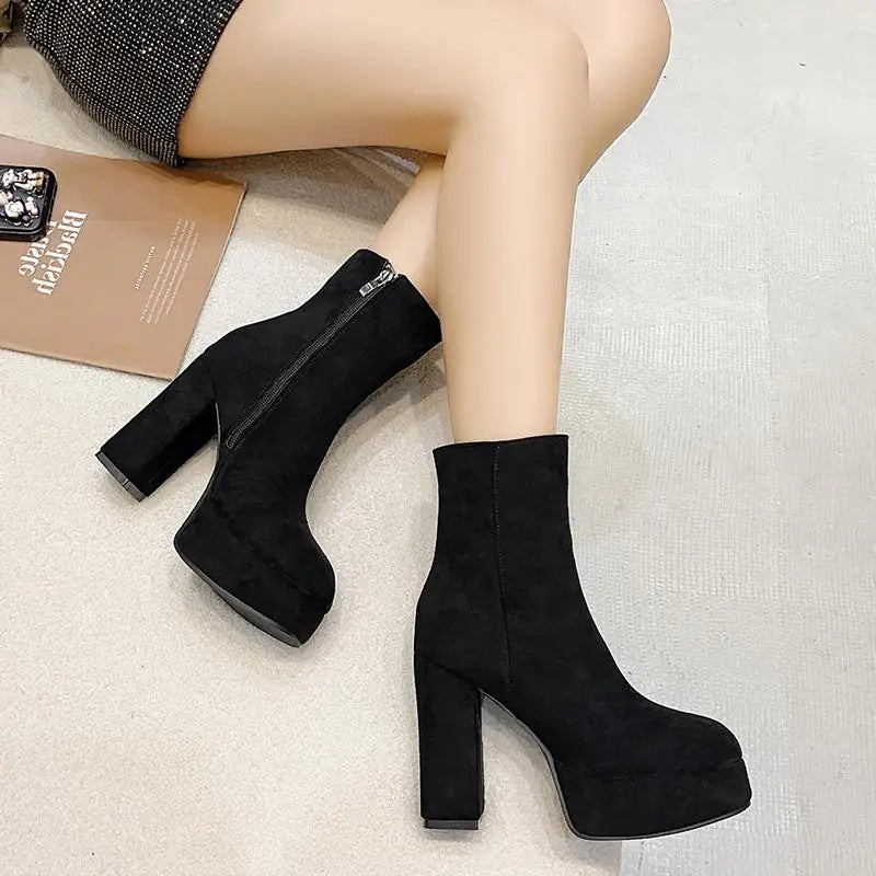Trinity - Boots with Sophisticated Style and Guaranteed Warmth This Winter — view 6